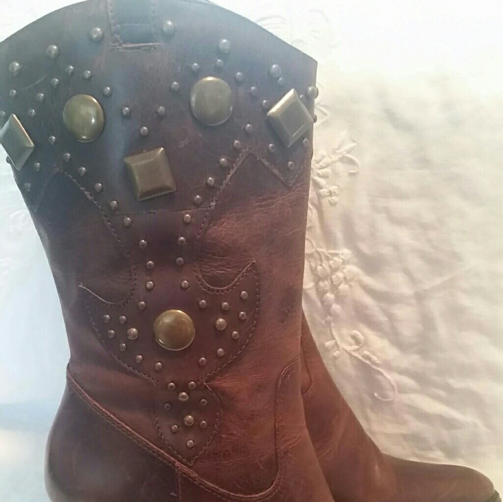 Naturalizer Sz 6 brown leather boots
